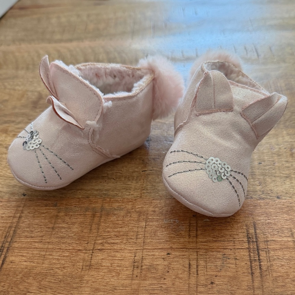 Bunny Moccasins NWOT